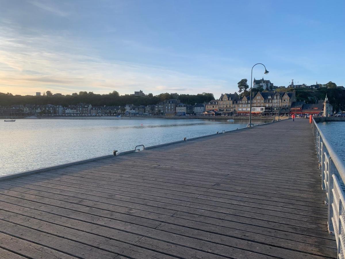 Apartamento Vue Sur Mer Cancale Exterior foto