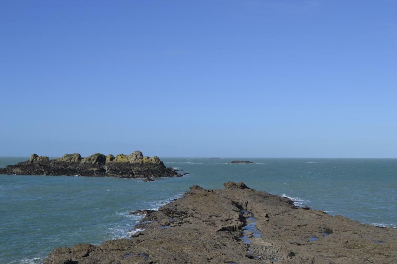 Apartamento Vue Sur Mer Cancale Exterior foto